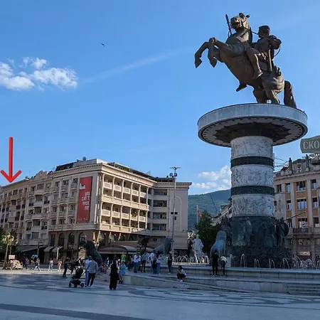 Main Square - Apartamento Escópia